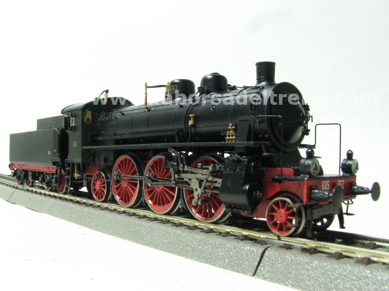 Vaporiera Gr. 685 352 delle FS, fanali a petrolio, ep. III