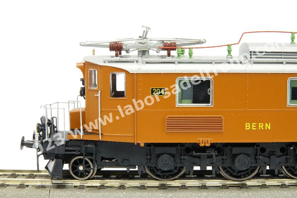Locomotiva elettrica BLS Be 6/8 204 costruzione Breda, stato di origine con livrea marrone, con avancorpi, ep. II