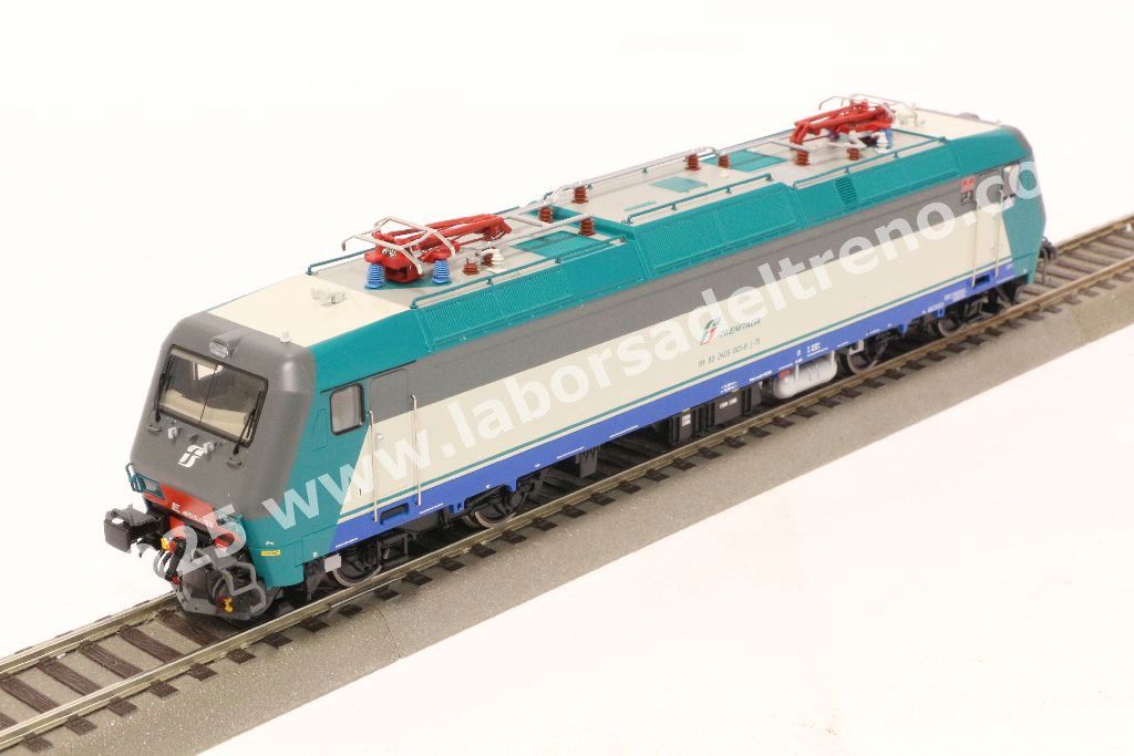 Locomotiva elettrica FS Trenitalia E 405 023, livrea XMPR, logo Trenitalia con baffo rosso, epoca VI
