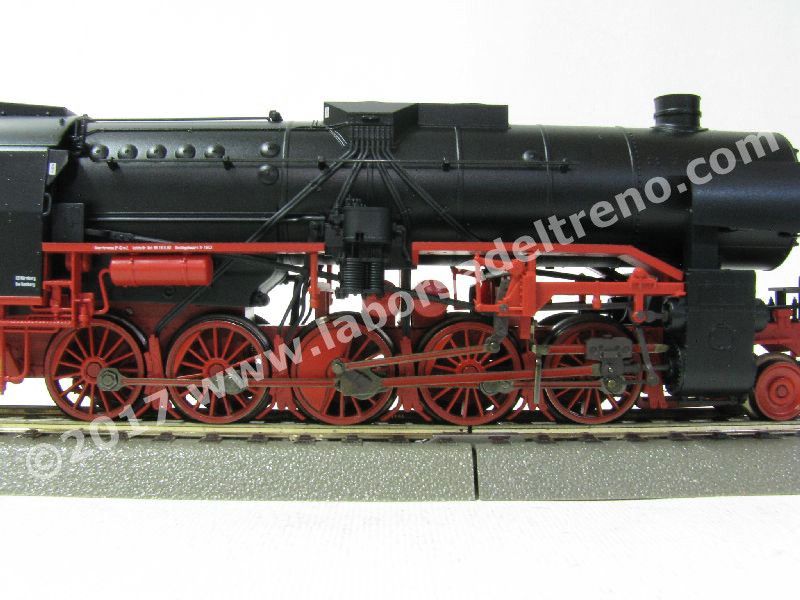 Locomotiva a vapore DB Br 42 con tender a vasca, fanali moderni montati sul blocco cilindri, epoca III - MFX Digital Sound