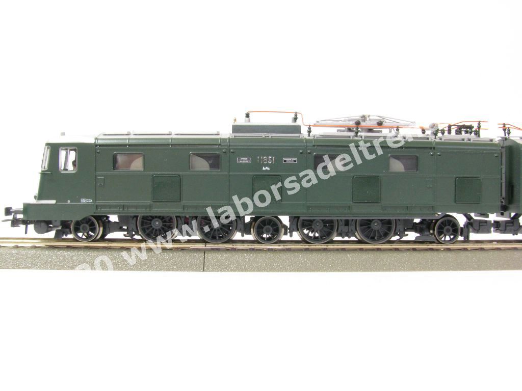 Locomotiva elettrica SBB Ae 8/14 11851 con frontali tipo Ae 6/6, due pantografi, livrea verde scuro, epoca III/IV - Digital Sound