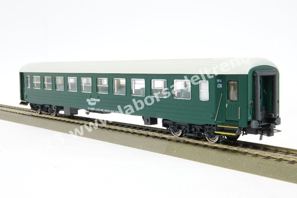 Carrozza passeggeri NSB, tipo B3-K 25665, 2a classe, 'Ofotbanen', livrea verde, epoca V