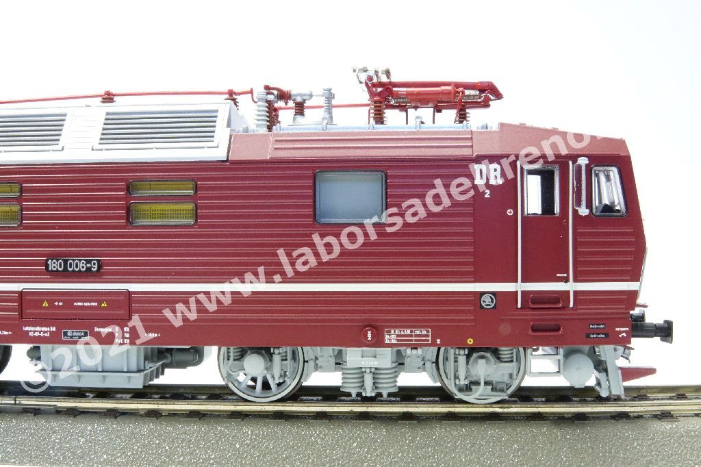 Locomotiva elettrica DR, Br 180 'Knodelpresse', costruzione Skoda, livrea bordeaux, ep. V