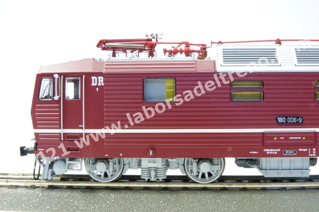 Locomotiva elettrica DR, Br 180 'Knodelpresse', costruzione Skoda, livrea bordeaux, ep. V