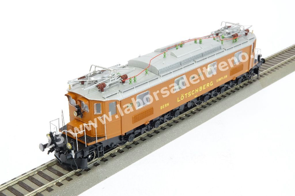 Locomotiva elettrica BLS Be 6/8 204 costruzione Breda, stato di origine con livrea marrone, con avancorpi, ep. II