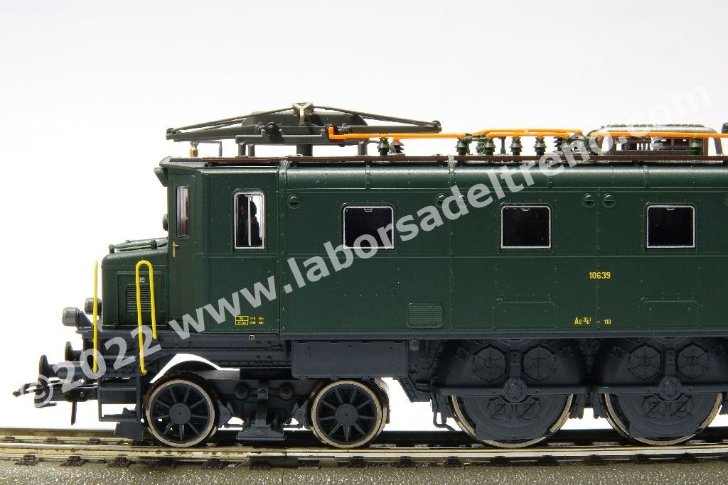 Locomotiva elettrica SBB Ae 3/6 10639 di 1° serie, livrea verde con fanali elettrici, epoca IV - Digital Sound