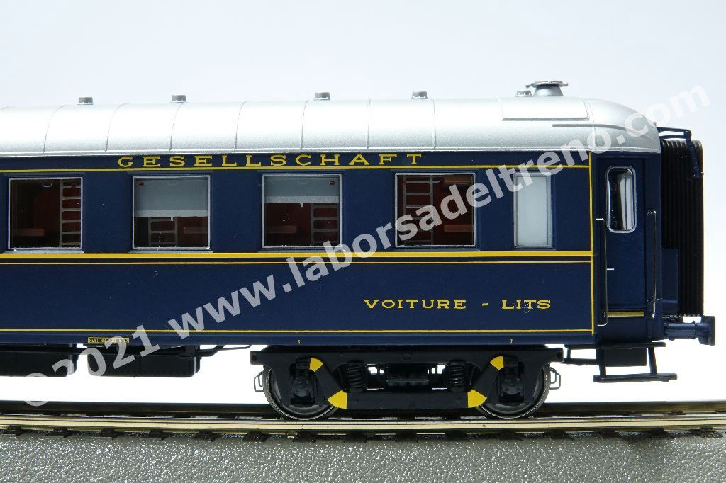 Carrozza letti tipo Ub costr. Ganz della CIWL, livrea blu CIWL con logo a ghirlanda, ep. IV