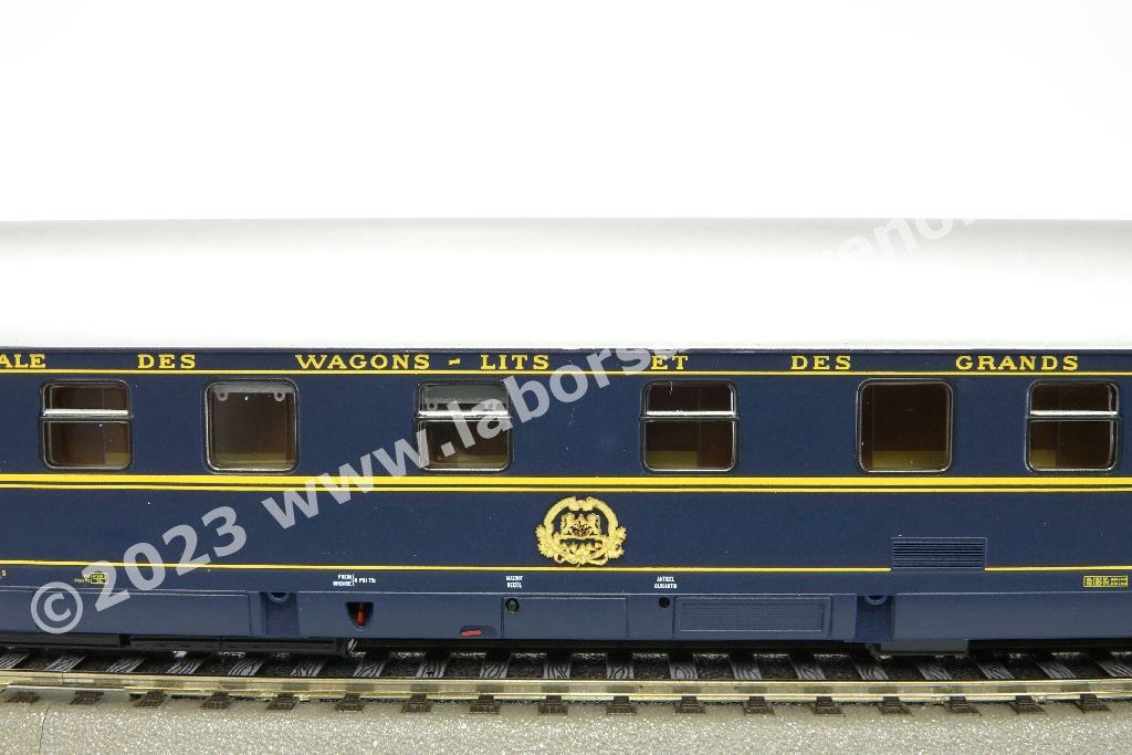 Carrozza letti tipo UHansa della CIWL, livrea e logo CIWL, assegnata al parco FS, ep. III