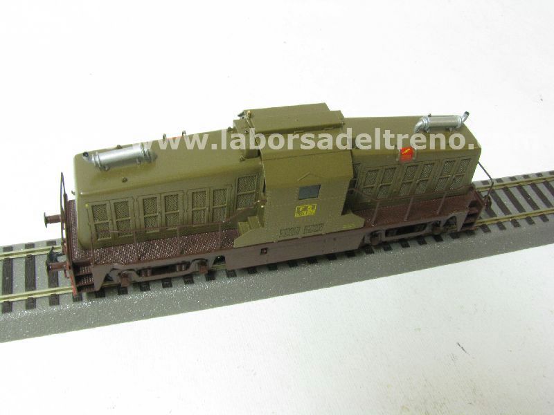 locomotiva diesel FS Ne 120 020, livrea castano isabella, motorizza e digitalizzata, epoca III