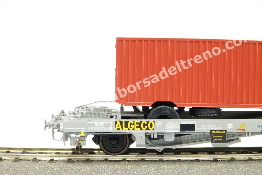 Carro canguro a 2 assi SNCF, livrea grigia con semirimorchio rosso, ep. III