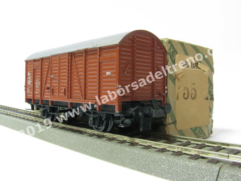 Carro chiuso a due assi DG tipo G, epoca III - Trix Express