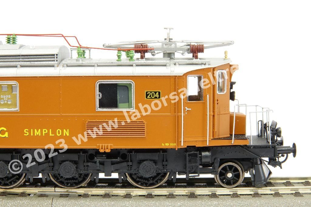 Locomotiva elettrica BLS Be 6/8 204 costruzione Breda, stato di origine con livrea marrone, con avancorpi, ep. II